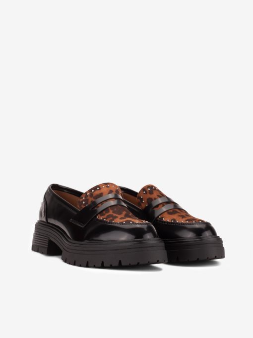 SAPATO LOAFER COM TACHAS - Image 2