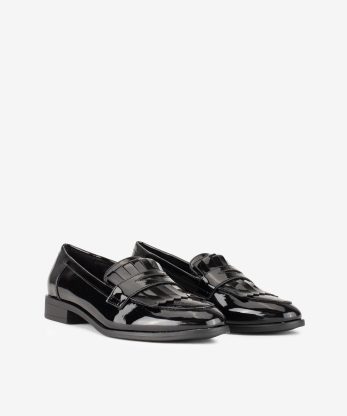 Alternative view of SAPATO LOAFER EM VERNIZ COM PEÇA DE FRANJA