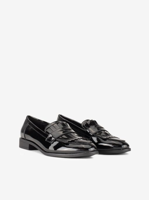 SAPATO LOAFER EM VERNIZ COM PEÇA DE FRANJA - Image 2