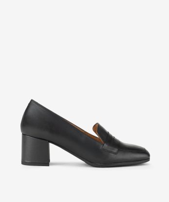 SAPATO ESTILO LOAFER EM PELE