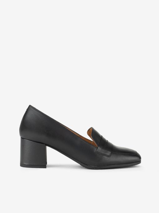 SAPATO ESTILO LOAFER EM PELE