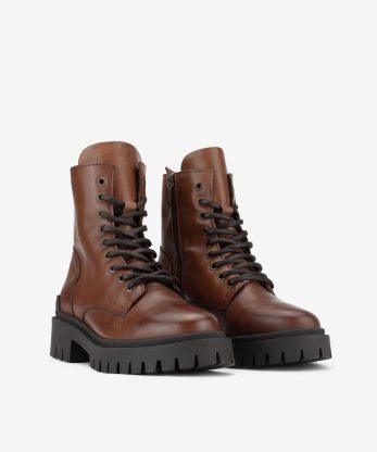 Alternative view of BOTIM ESTILO MILITAR EM PELE