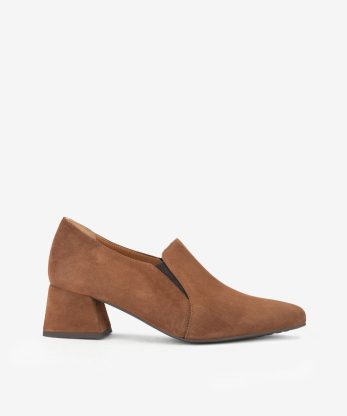 SAPATO DE TACÃO EM PELE CAMURÇA