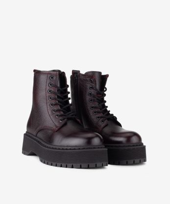 Alternative view of BOTA MILITAR EM PELE
