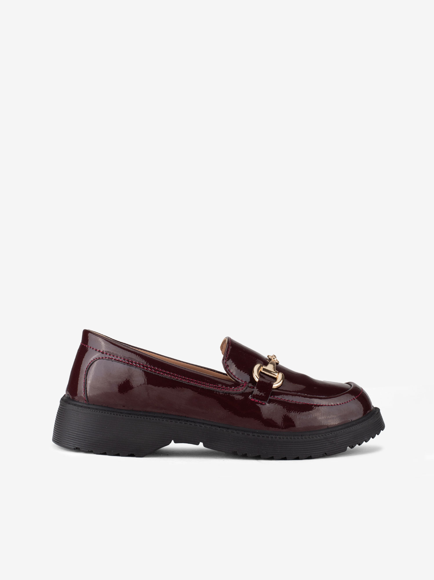 SAPATO LOAFER EM VERNIZ