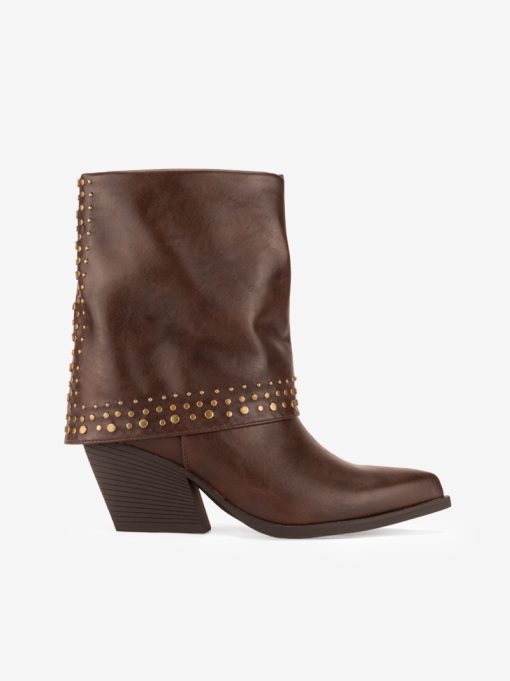 BOTA DE TACÃO ESTILO TEXANA COM POLAINA E APLICAÇÃO DE TACHAS METÁLICAS