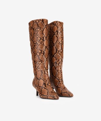 Alternative view of BOTA COM SALTO KITTEN