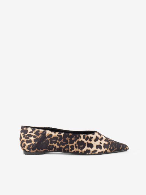 SAPATO DECOTADO COM ANIMAL PRINT