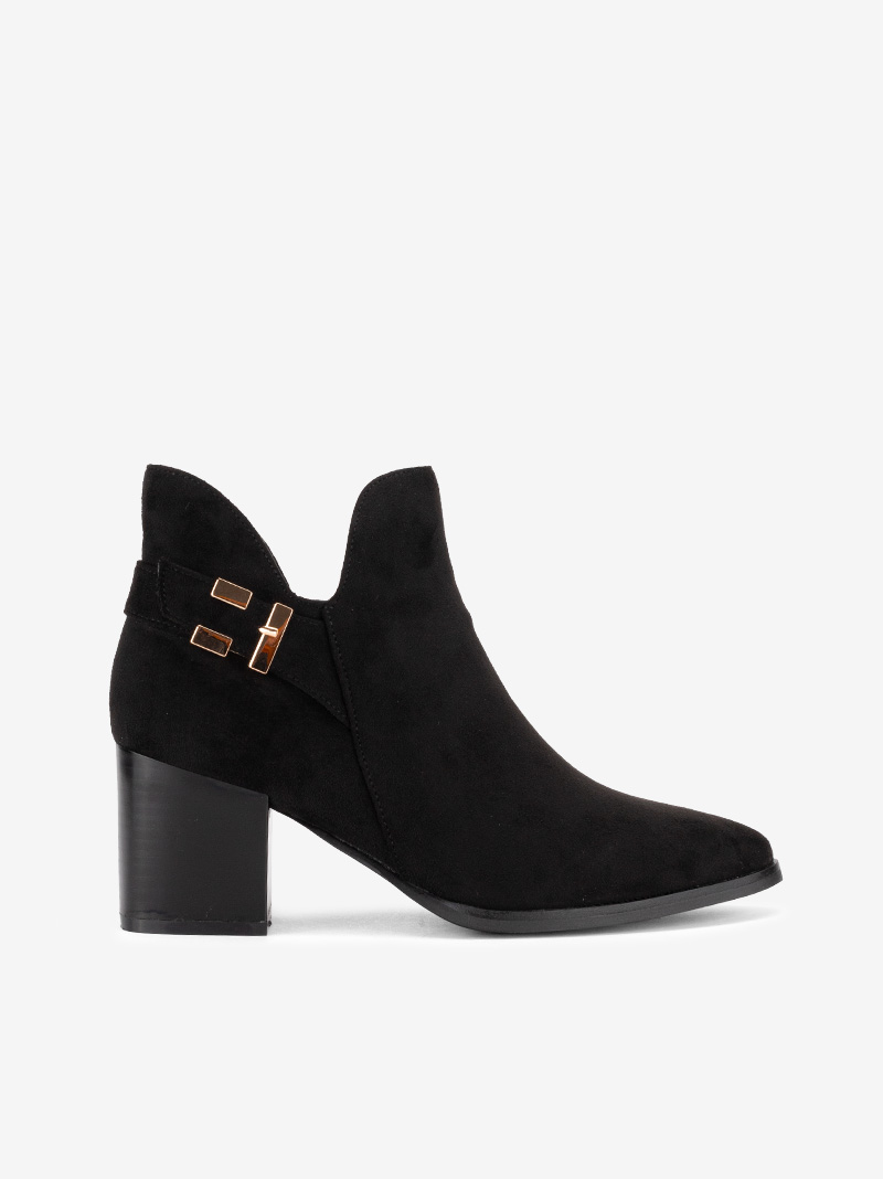 BOTIM DE TACÃO DE FORMA PONTIAGUDA COM FIVELA METÁLICA