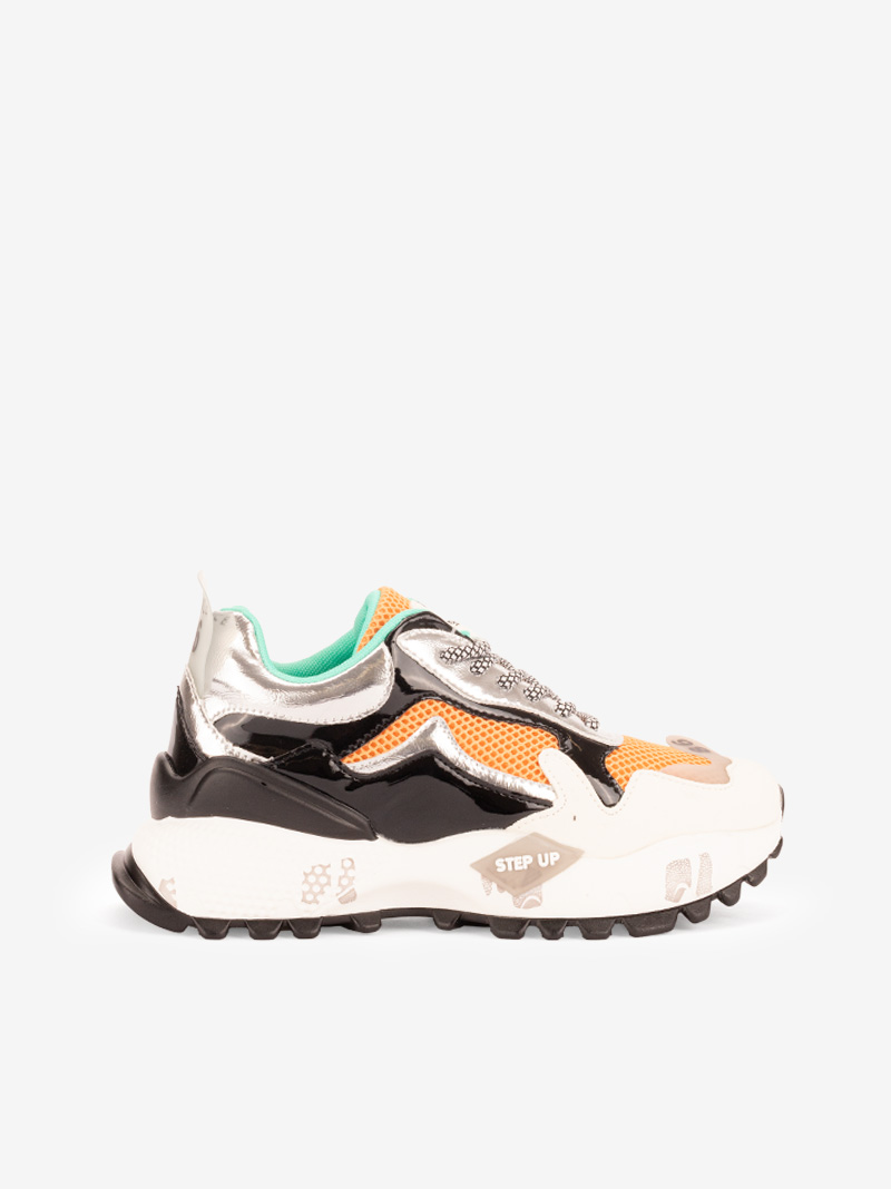 SAPATILHA COM COMBINAÇÃO DE MATERIAIS - Image 4