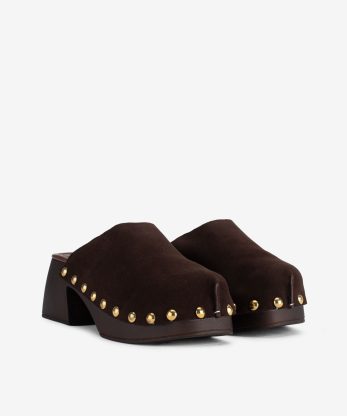 Alternative view of SOCA EM CROUTE CAMURÇA COM TACHAS