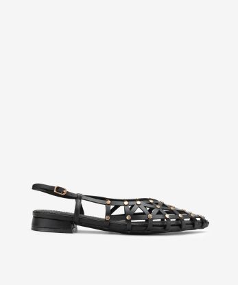 SAPATO SLING BACK COM TACHAS