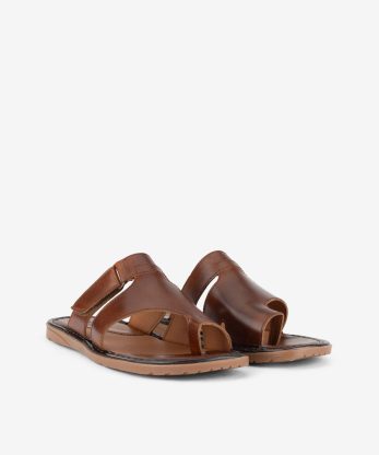 Alternative view of CHINELO DE DEDO EM PELE
