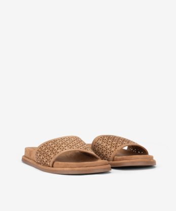 Alternative view of CHINELO PERFURADO COM TACHAS