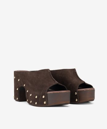 Alternative view of SANDÁLIA MULE EM CROUTE COM TACHAS