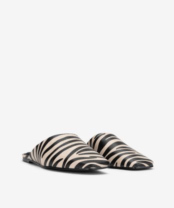 Alternative view of SAPATO MULE ANIMAL PRINT