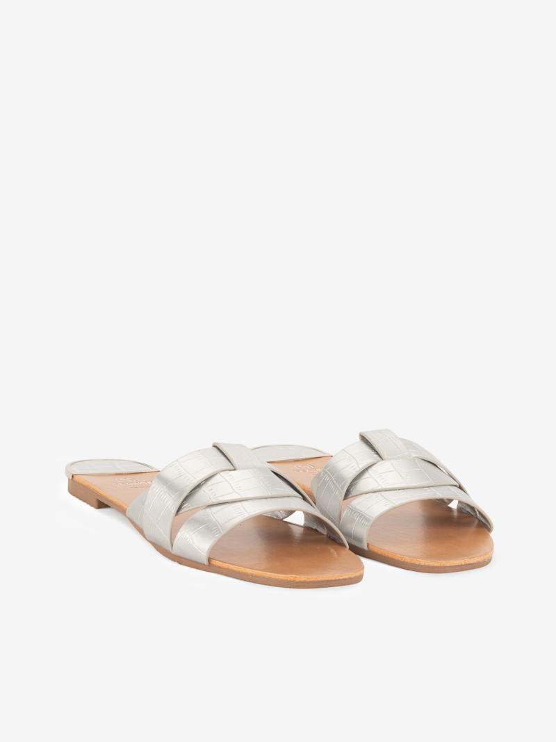 SANDÁLIA RASA COM TIRAS CRUZADAS ESTAMPADAS - Image 24