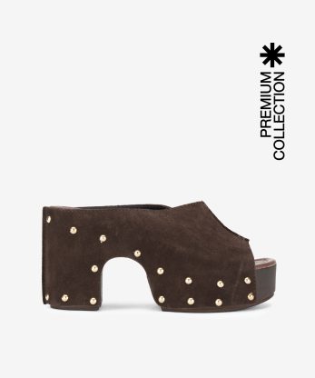 SANDÁLIA MULE EM CROUTE COM TACHAS