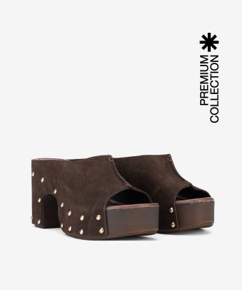 Alternative view of SANDÁLIA MULE EM CROUTE COM TACHAS